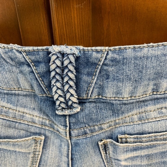 COPY - CANDIE’s denim shortie shorts low rise 3 in inseam lace trim size 1 - Picture 6 of 7